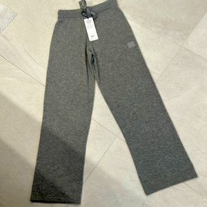 Alo gorgeous Lux cashmere High-Waist Jet Set Wide Leg Pant /Jet Ready !